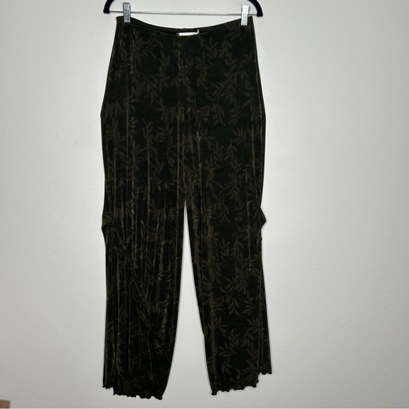 Lee Andersen Pants - NWT Lee Anderson Wide Leg Ruched Pants Green Leaf Pattern Size Small Vacation